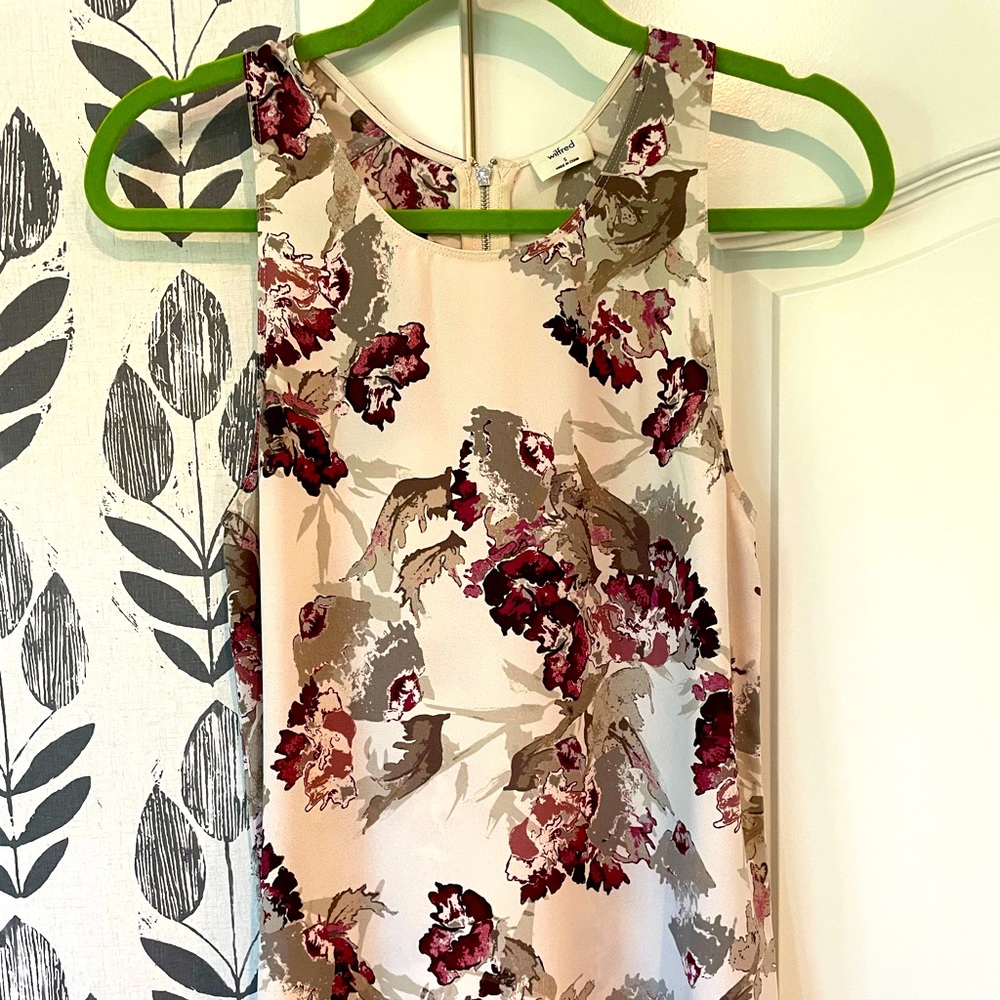 ARITZIA Wilfred size S silk trim floral blouse
